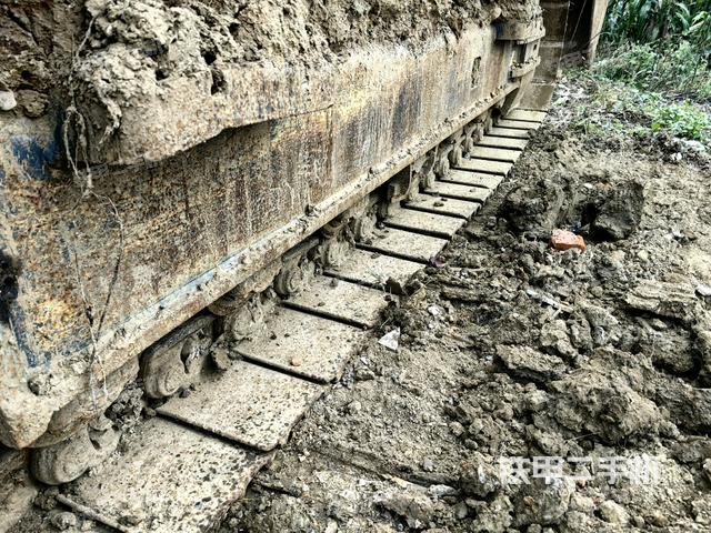 右側(cè)履帶整體（行走機(jī)構(gòu)）