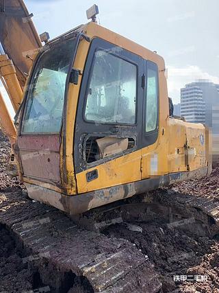 现代R215-7挖掘机实拍图片