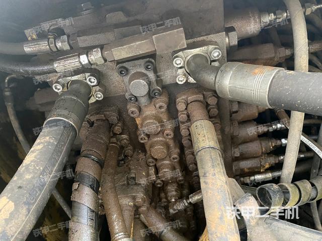 駕駛室頂部俯視（上車部件）