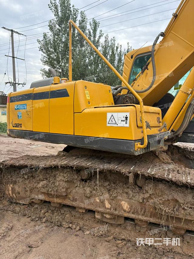 單側(cè)履帶整體（整機(jī)外觀）