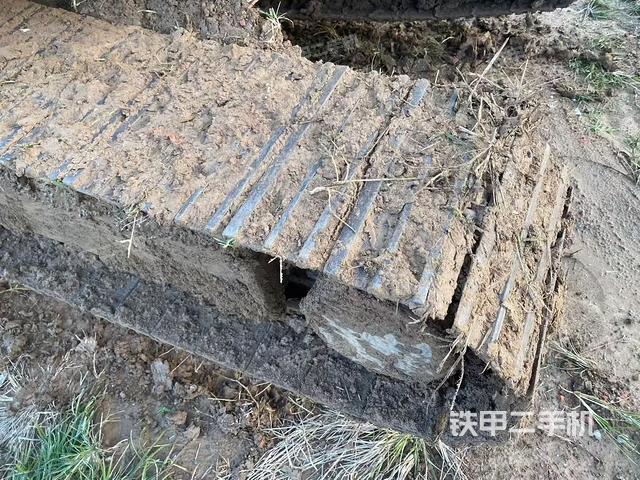 单侧履带整体（整机外观）