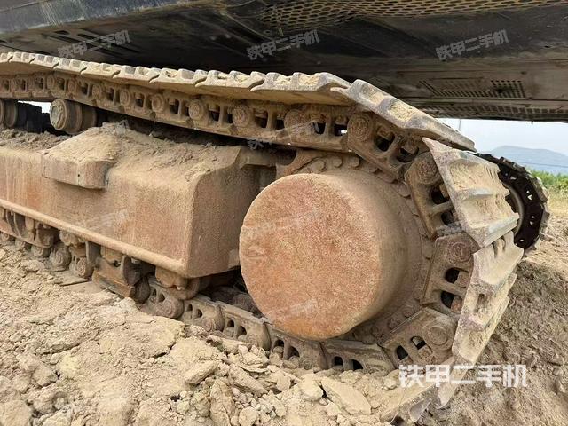 单侧履带整体（整机外观）