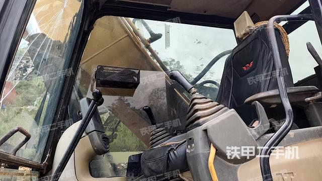 座椅左側控制臺/音響/含左手柄（駕駛室部分）