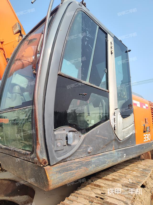 驾驶室整体（整机外观）