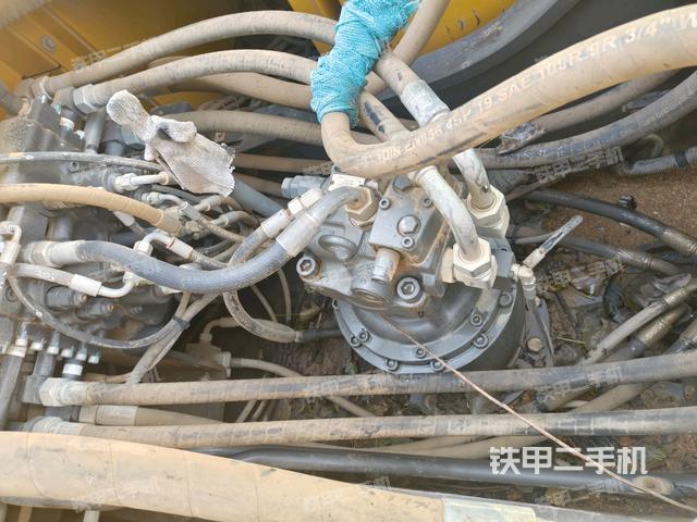 回轉(zhuǎn)馬達(dá)和主控閥（整機(jī)外觀）