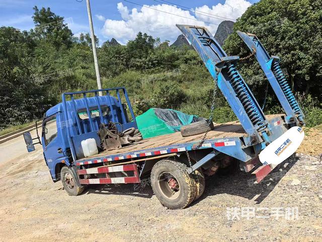 右驅(qū)動輪/右后輪（行走機構(gòu)）