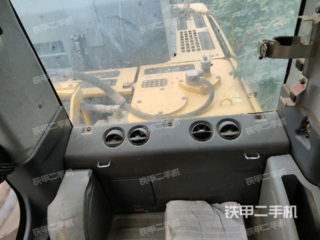 座椅后部（駕駛室部分）