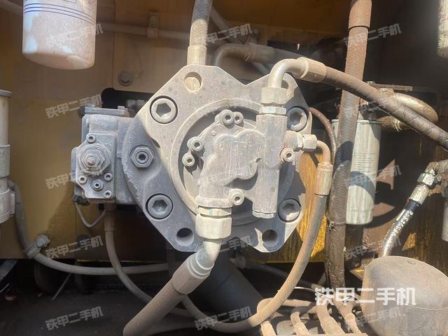 液壓泵艙室正面整體（整機(jī)外觀）