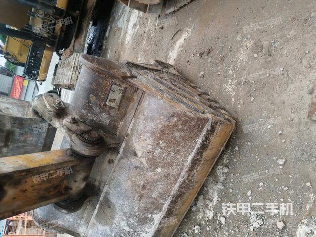 大臂背部俯視（工作和回轉(zhuǎn)裝置）