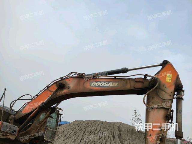 大臂整體?右側（工作和回轉裝置）