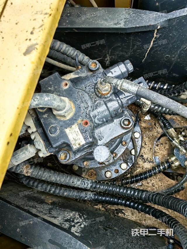 回轉(zhuǎn)馬達(dá)（上車部件）