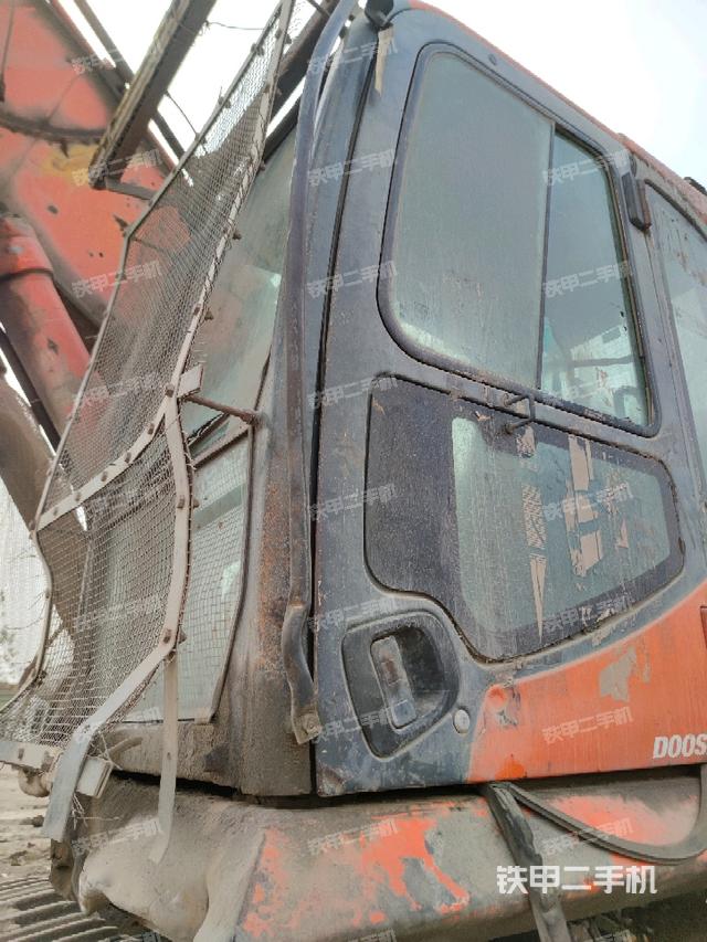 駕駛室左前45度（駕駛室部分）