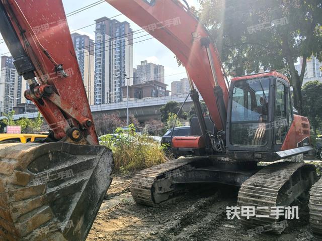 煙臺(tái)煙斗DX230LC-9C挖掘機(jī)