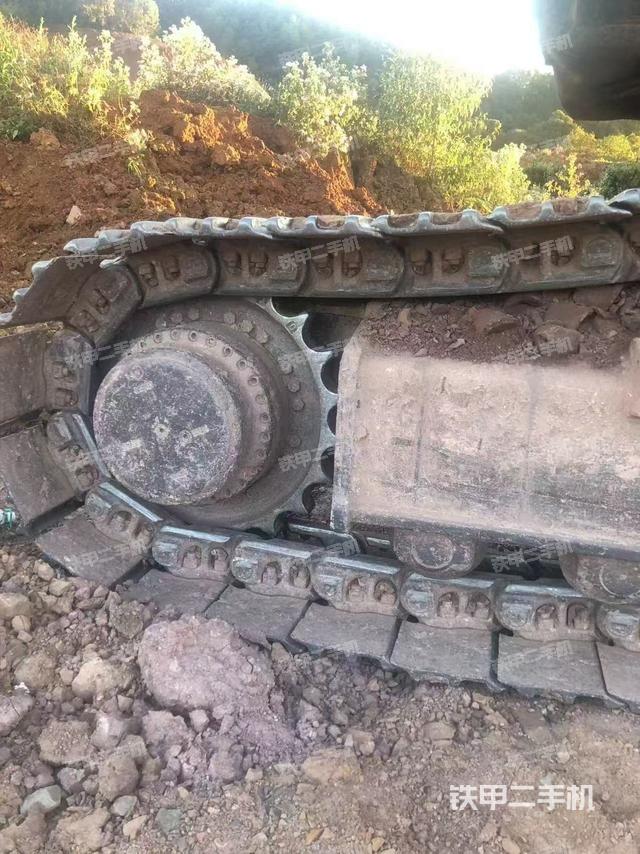 單側(cè)履帶整體（整機(jī)外觀）