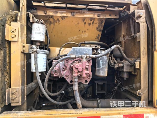 液壓泵斜45?右（大件艙室）