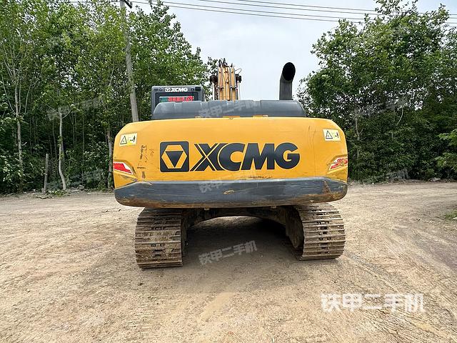 駕駛室頂部（整機外觀）