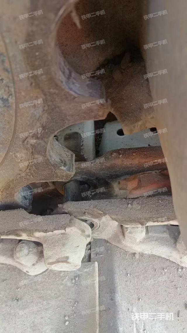 單側(cè)履帶整體（整機(jī)外觀）