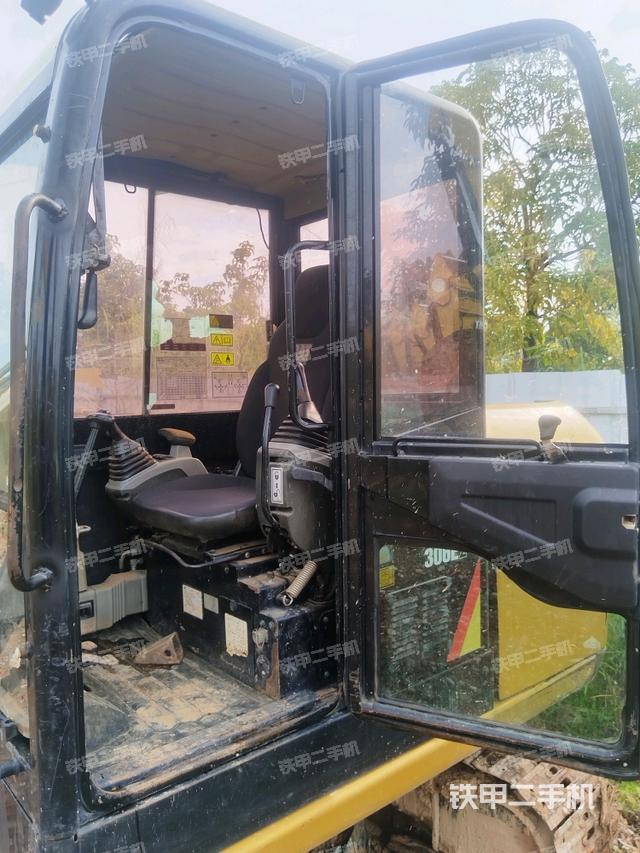 頂棚整體（駕駛室部分）