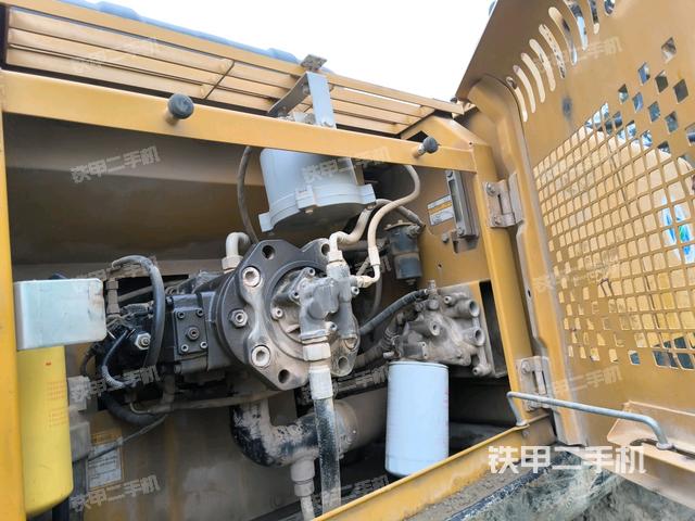 液壓泵斜45?左（大件艙室）