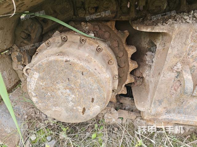 右驅(qū)動輪/右后輪（行走機構(gòu)）