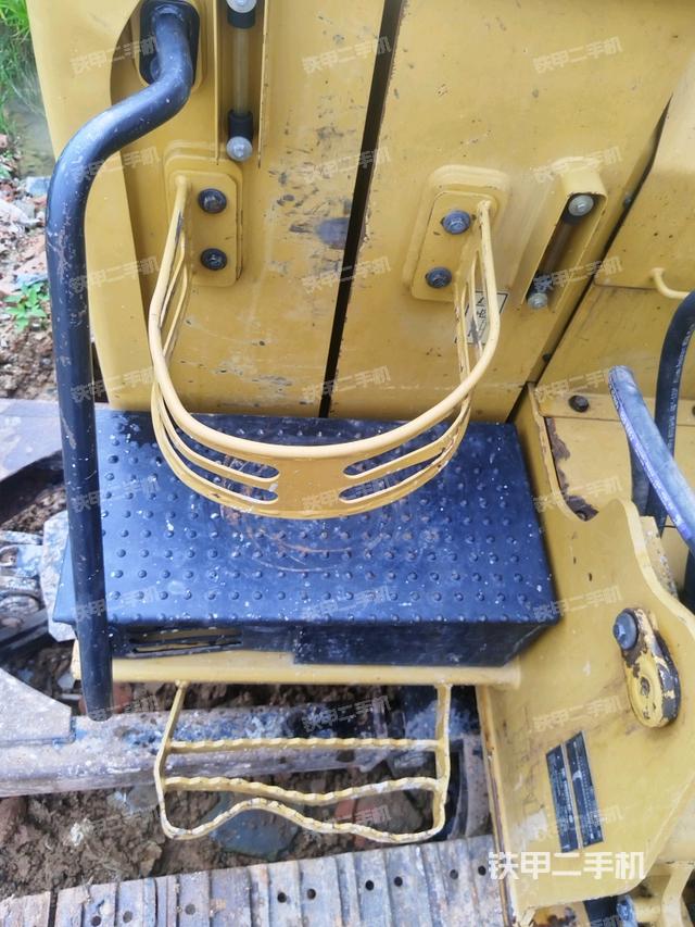 轉(zhuǎn)盤和下車架正前（工作和回轉(zhuǎn)裝置）