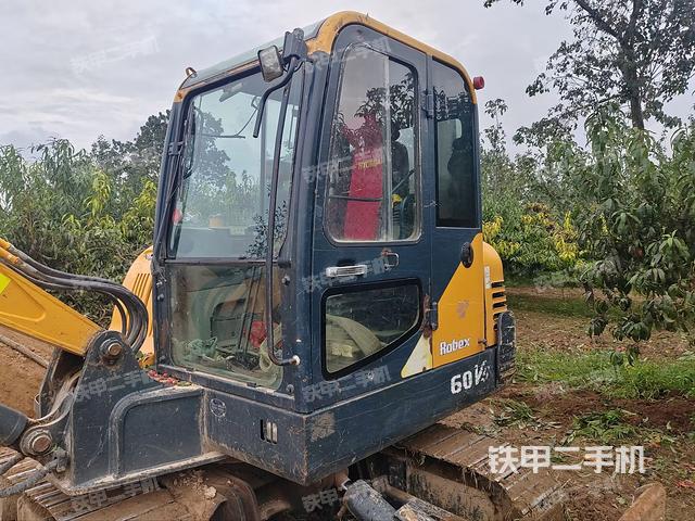 駕駛室整體（整機(jī)外觀）