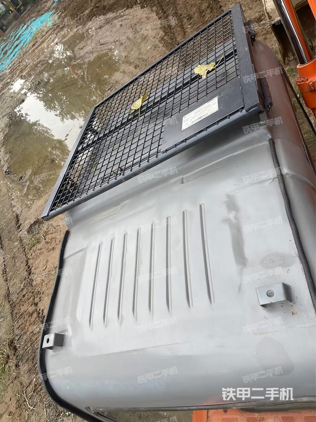 駕駛室頂部（整機(jī)外觀）