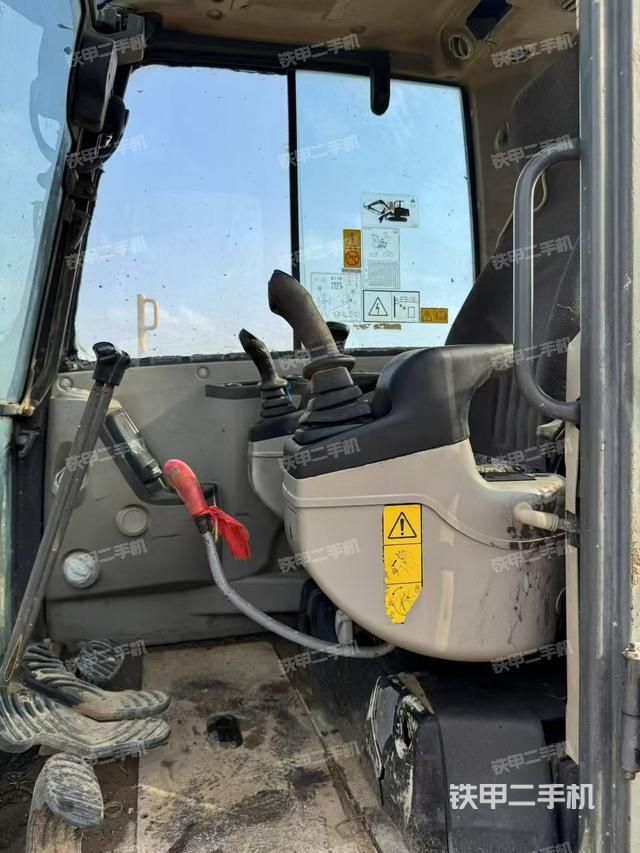 驾驶室整体（整机外观）