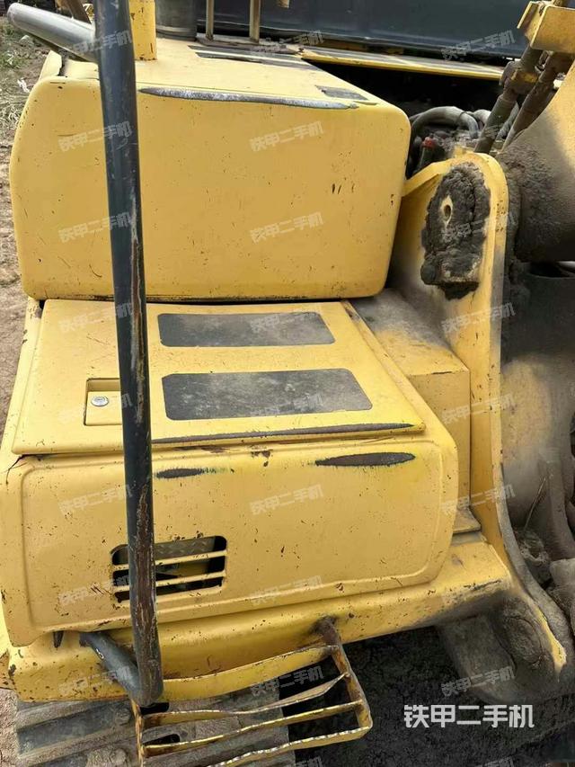 驾驶室顶部（整机外观）