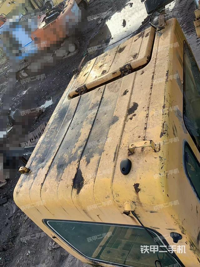 驾驶室顶部（整机外观）