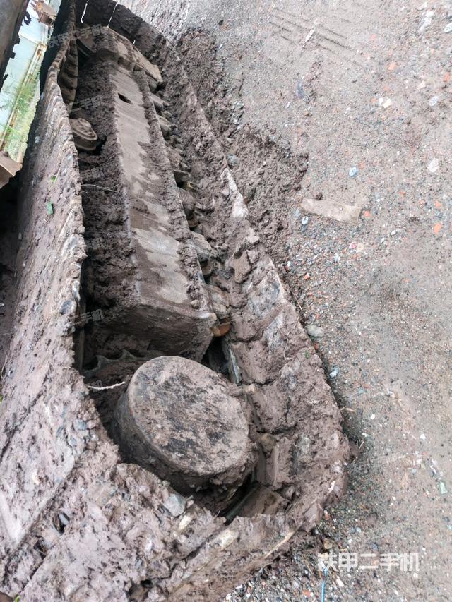 左側(cè)履帶整體?（行走機構(gòu)）