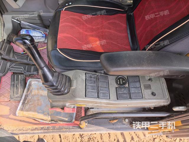 座椅左側(cè)控制臺(tái)/音響/含左手柄（駕駛室部分）