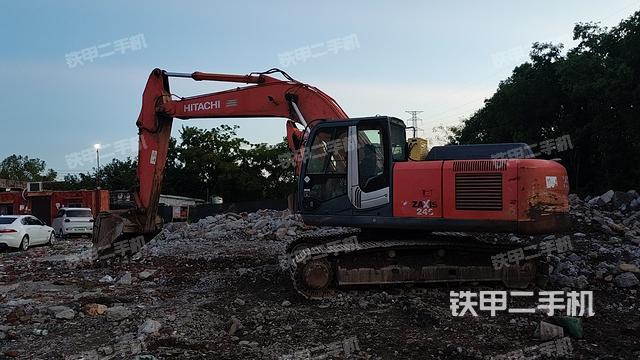 日立ZX240-3進(jìn)口挖掘機(jī)