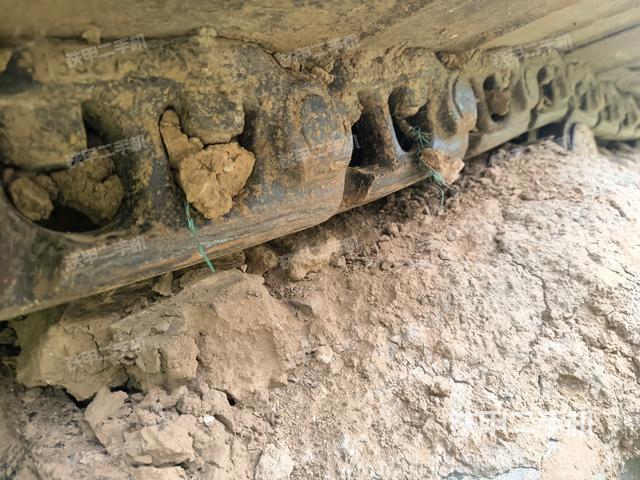 左側(cè)履帶整體?（行走機(jī)構(gòu)）