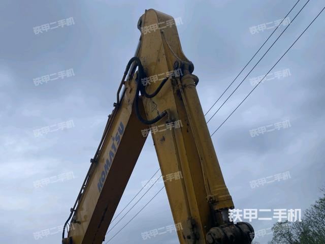 轉(zhuǎn)盤和下車架正前（工作和回轉(zhuǎn)裝置）