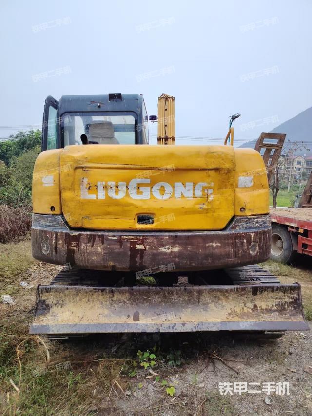 駕駛室頂部（整機(jī)外觀）