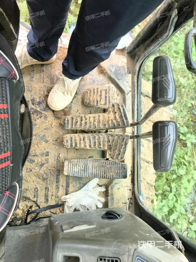 座椅左側(cè)控制臺(tái)/音響/含左手柄（駕駛室部分）