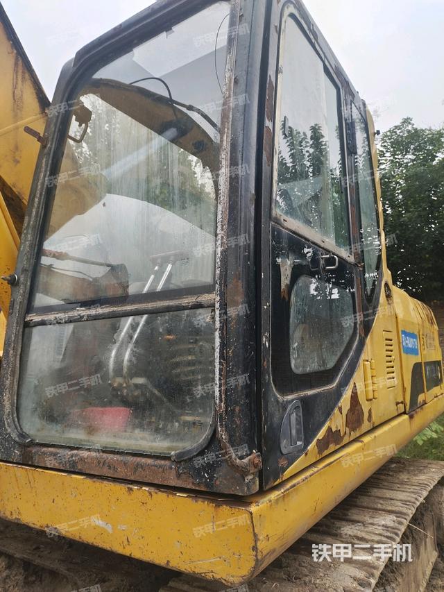 駕駛室左前45度（駕駛室部分）