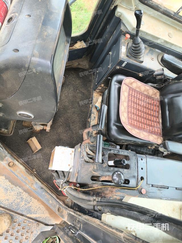 驾驶室左侧全景照（推土机驾驶室）