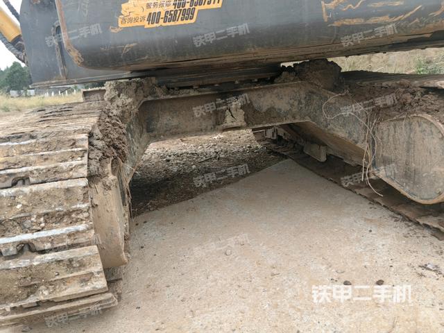 转盘和下车架正前（工作和回转装置）