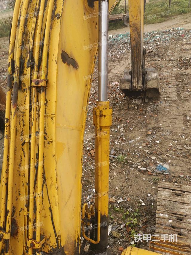 大臂背部俯視（工作和回轉(zhuǎn)裝置）