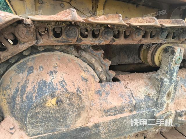 右引導(dǎo)輪（推土機(jī)底盤及工作裝置）