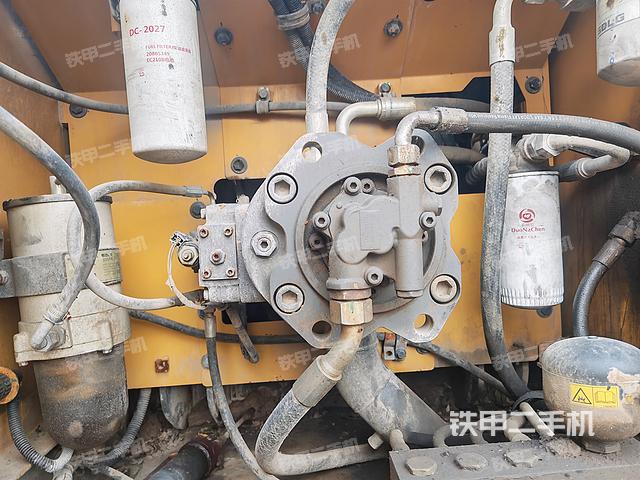 液壓泵艙室正面整體(整機(jī)外觀) 液壓泵艙室正面整體(整機(jī)外觀)