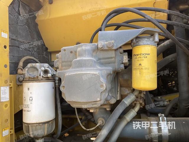液压泵舱室正面整体(整机外观) 液压泵舱室正面整体(整机外观)