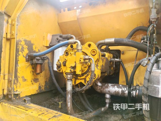 液壓泵斜45?左（大件艙室）