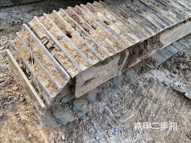 單側(cè)履帶整體（整機(jī)外觀）