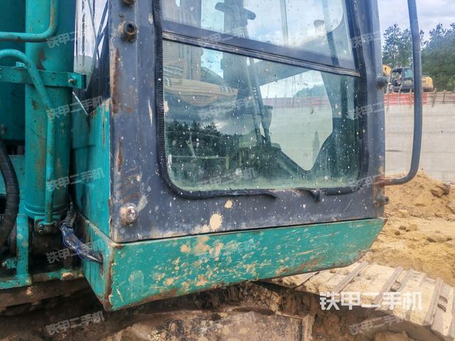 铲斗右后整体（工作和回转装置）