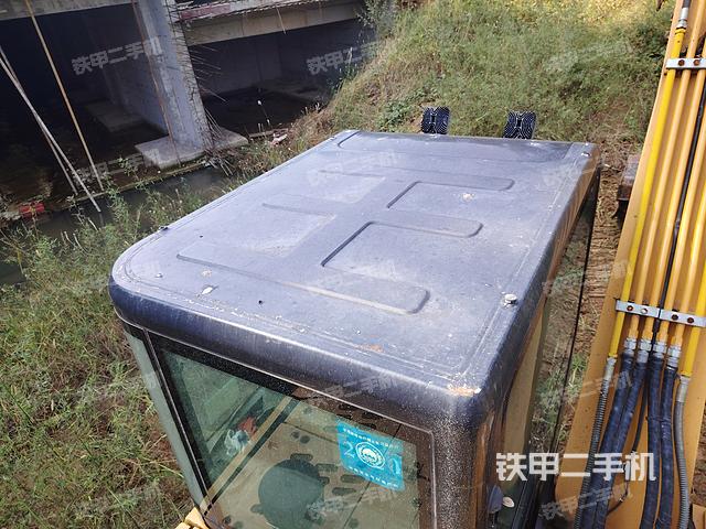 驾驶室顶部（整机外观）