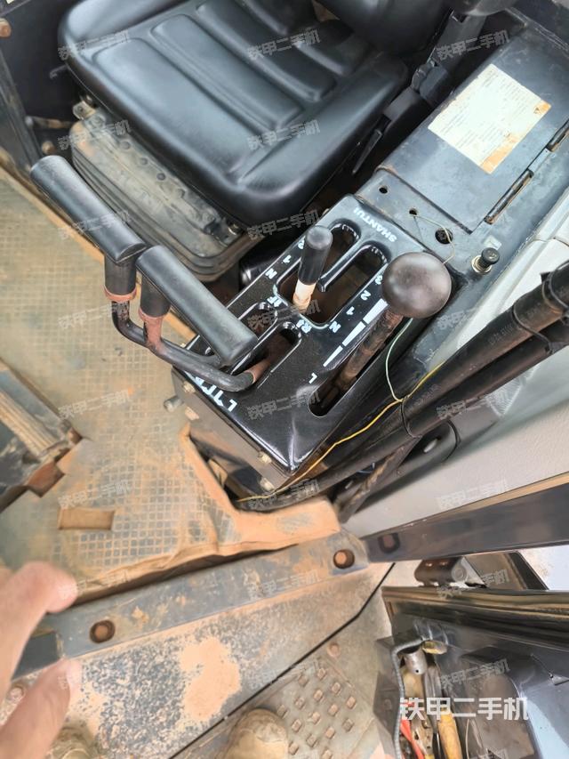 驾驶室外顶部全景（推土机驾驶室）