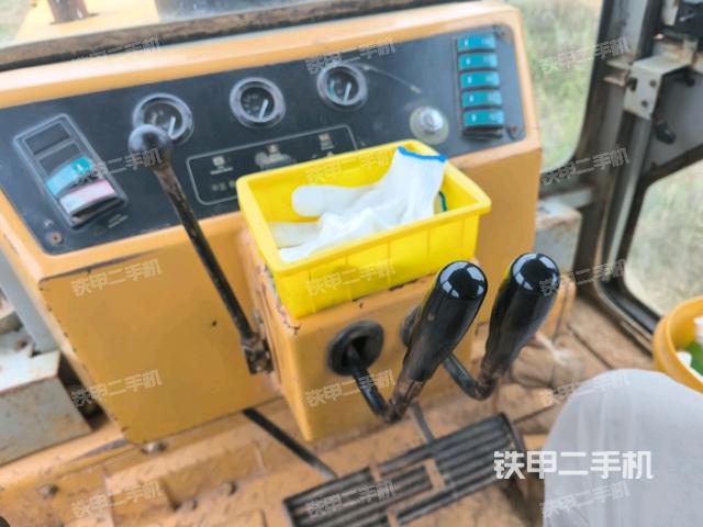 驾驶室右侧全景照（推土机驾驶室）